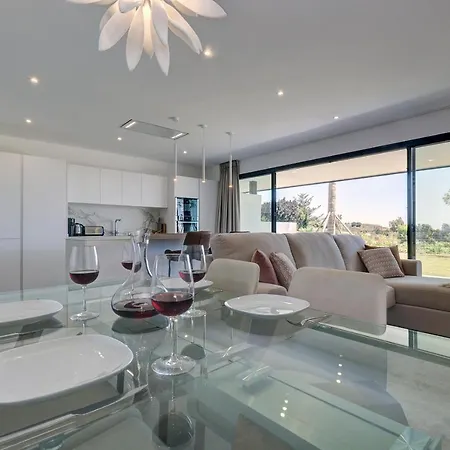 Brand New, Luxurious Ground Floor In Mirador De Hills Apartman