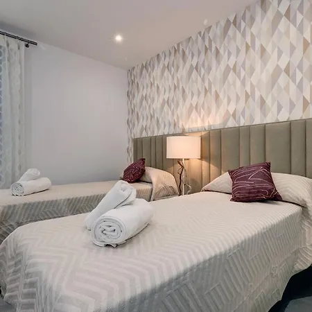 Brand New, Luxurious Ground Floor In Mirador De Hills Apartman *