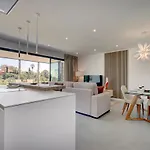 Brand New, Luxurious Ground Floor In Mirador De Hills アパート