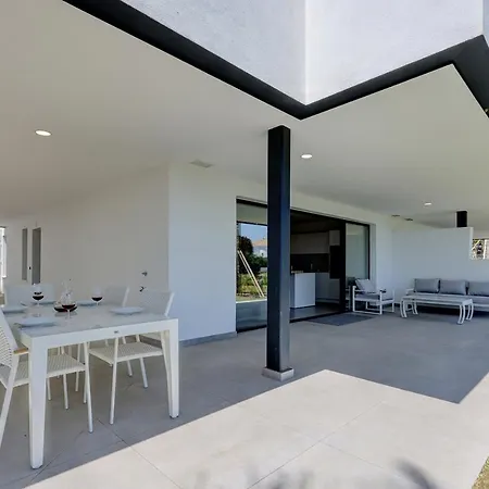 Brand New, Luxurious Ground Floor In Mirador De Hills *
